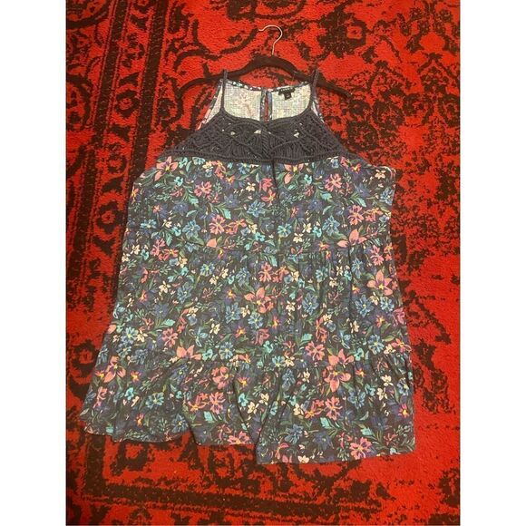 Womens TORRID Floral TOP SHIRT SZ 5 - Picture 1 of 7